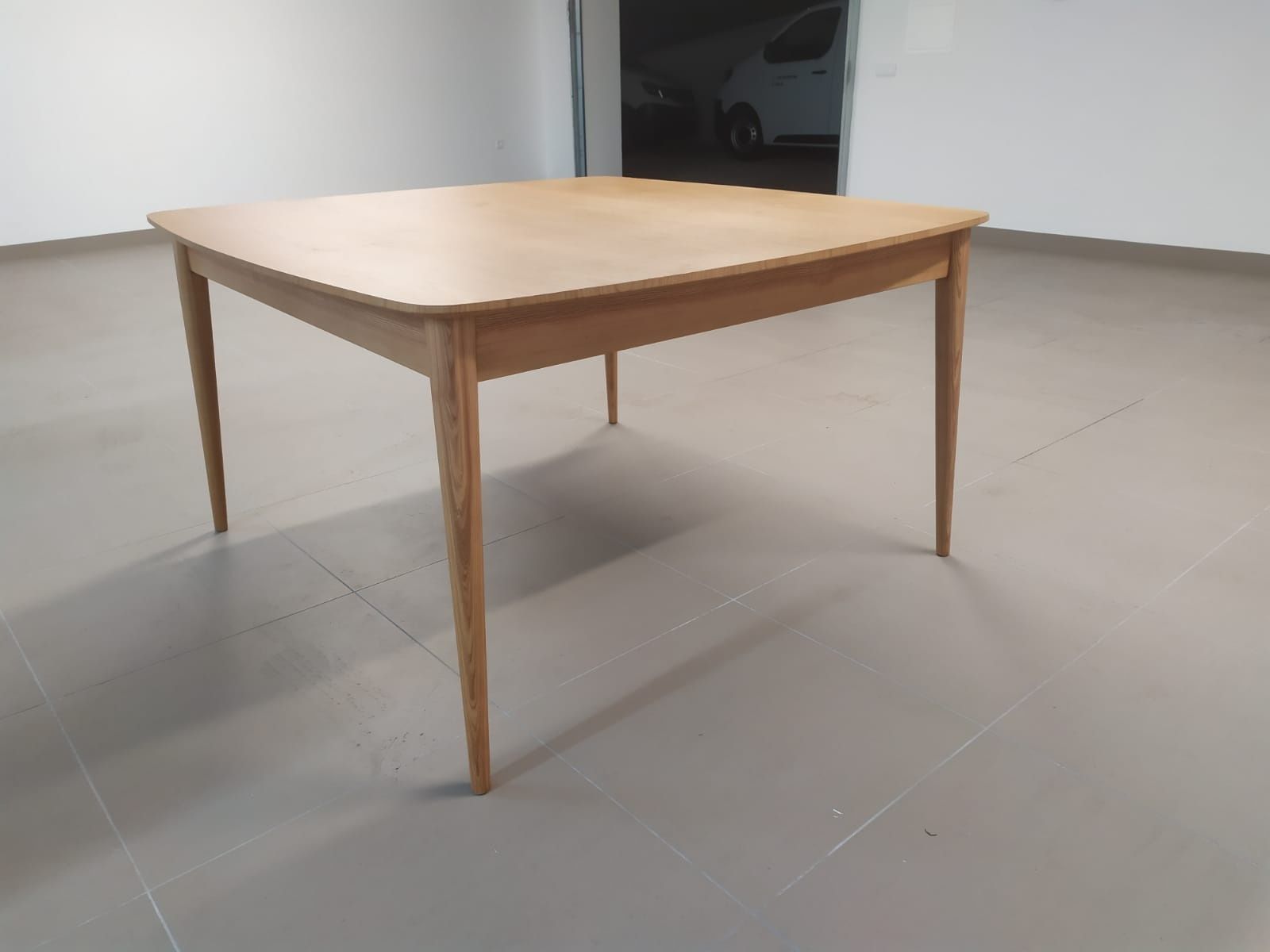 Mesa de jantar 1,40x1,40m em carvalho