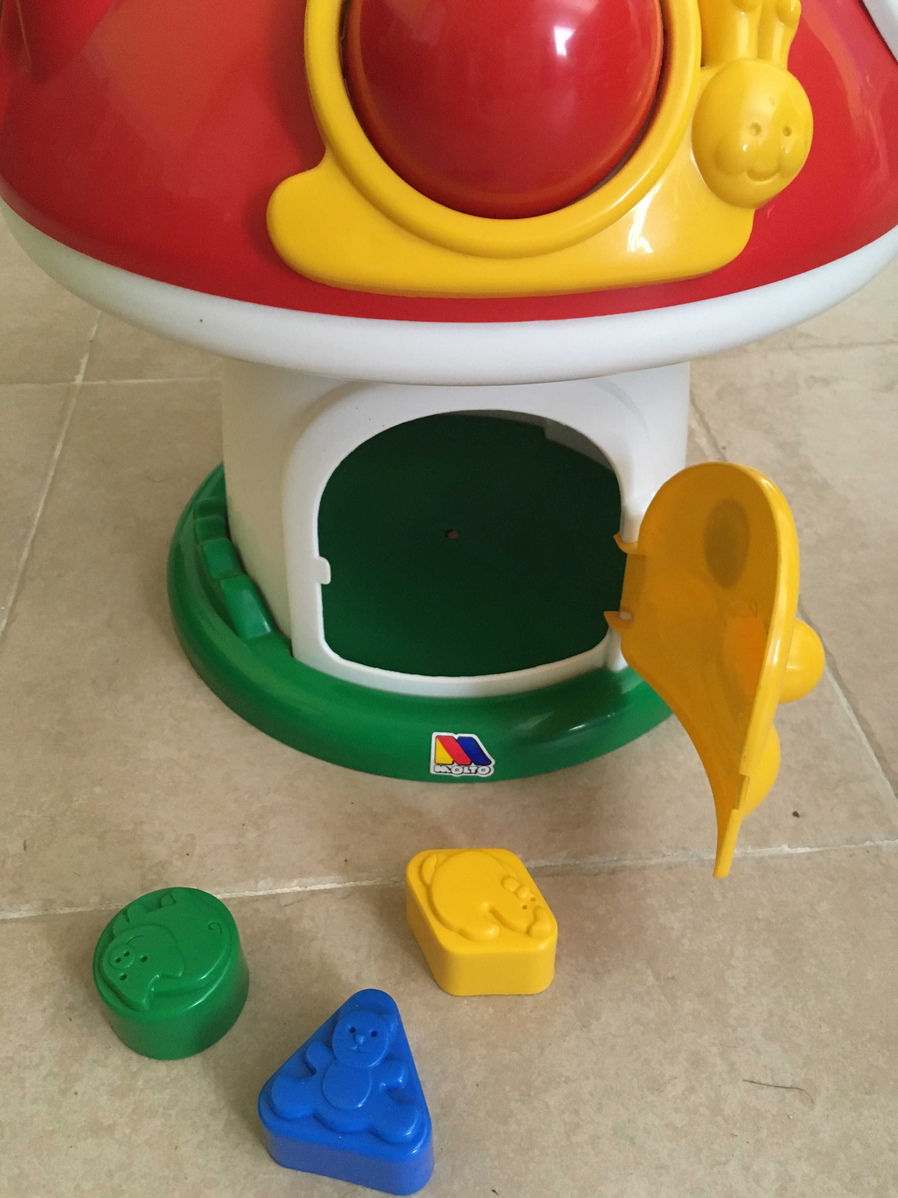 Brinquedo Cogumelo de 8 atividades com cores, sons e encaixáveis