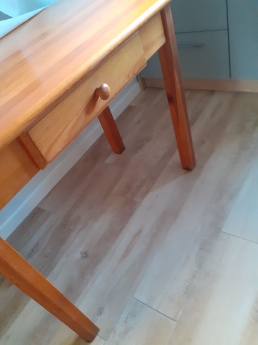 Stół kuchenny drewniany