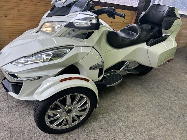 Sprzedam Can-Am Spyder RT (na kat. B)