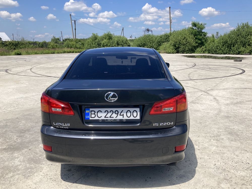 Продажа автомобиля Lexus Is 220D