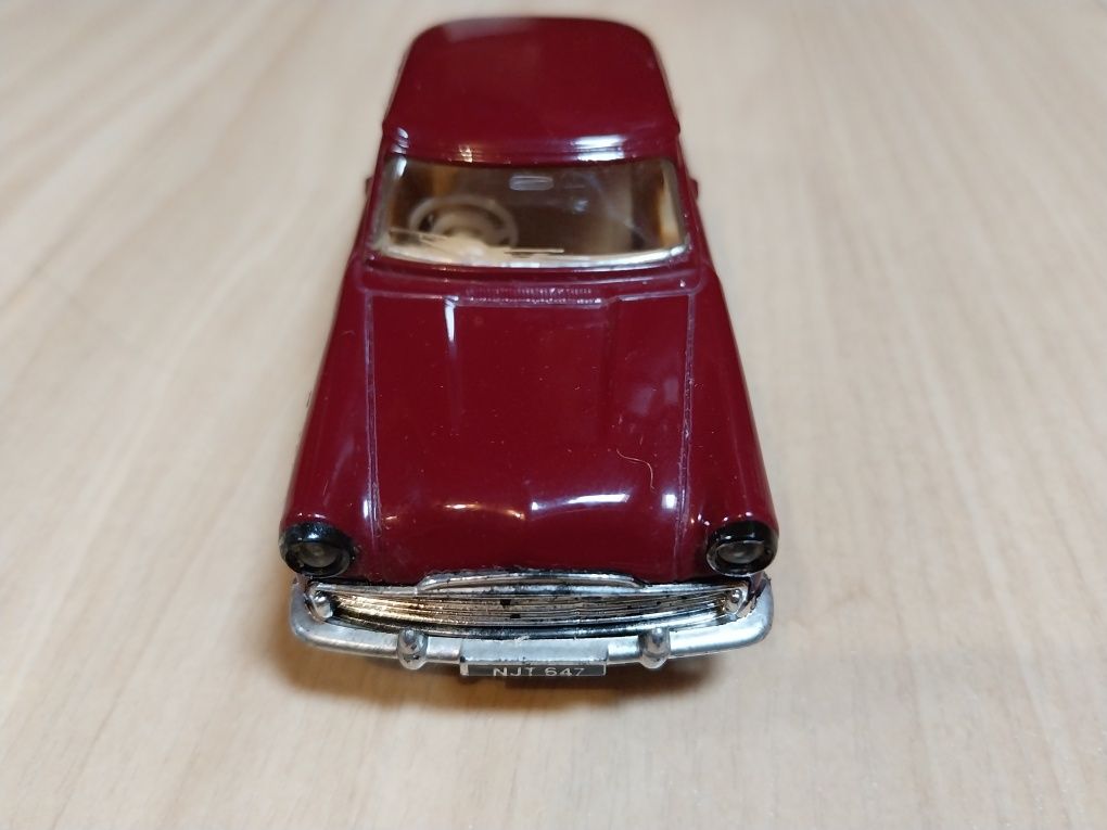 Miniatura Corgi Ford Zodiac esc. 1/43