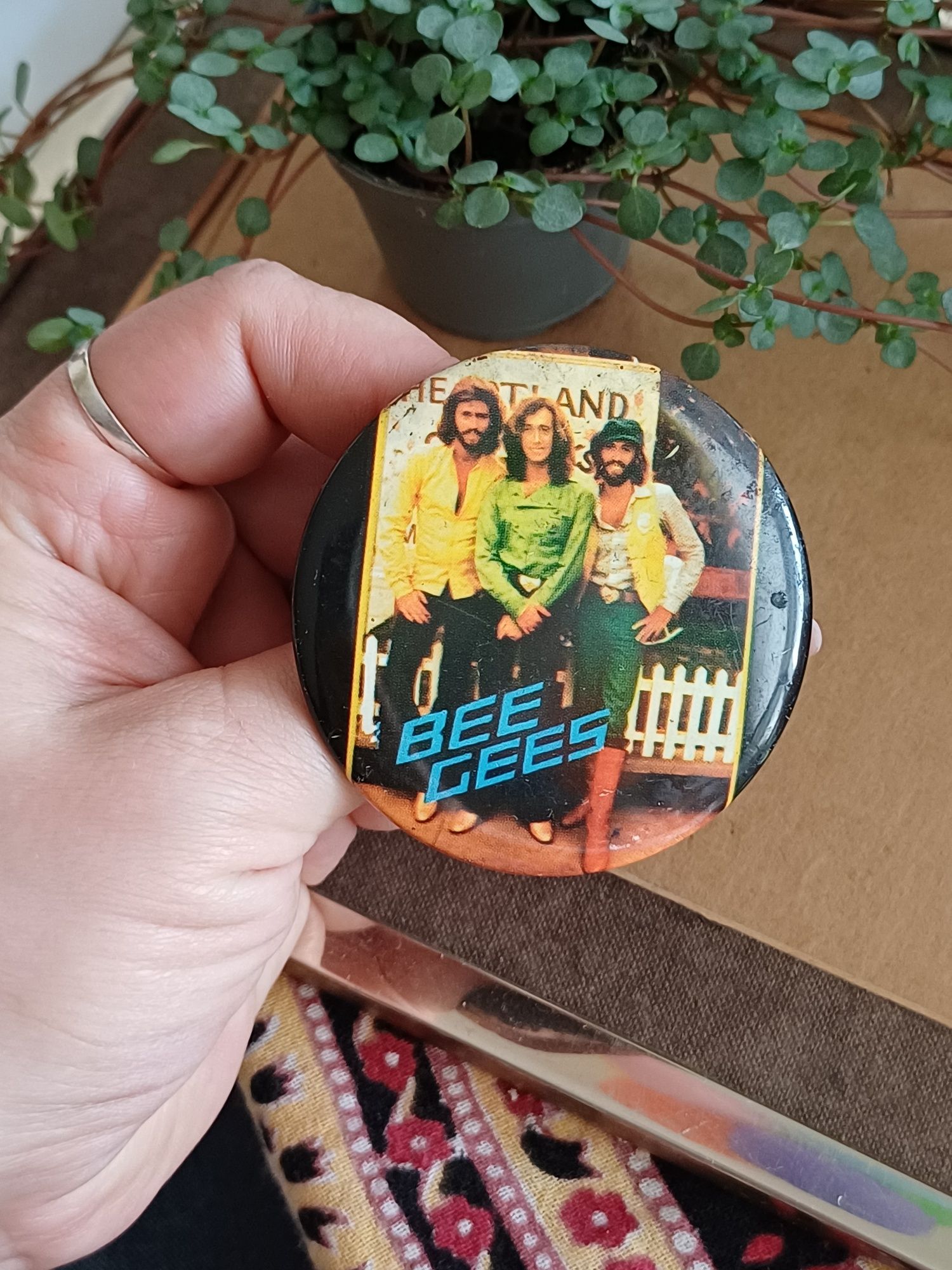 Bee Gees beegees przypinka broszka retro vintage stara kolekcjonersks