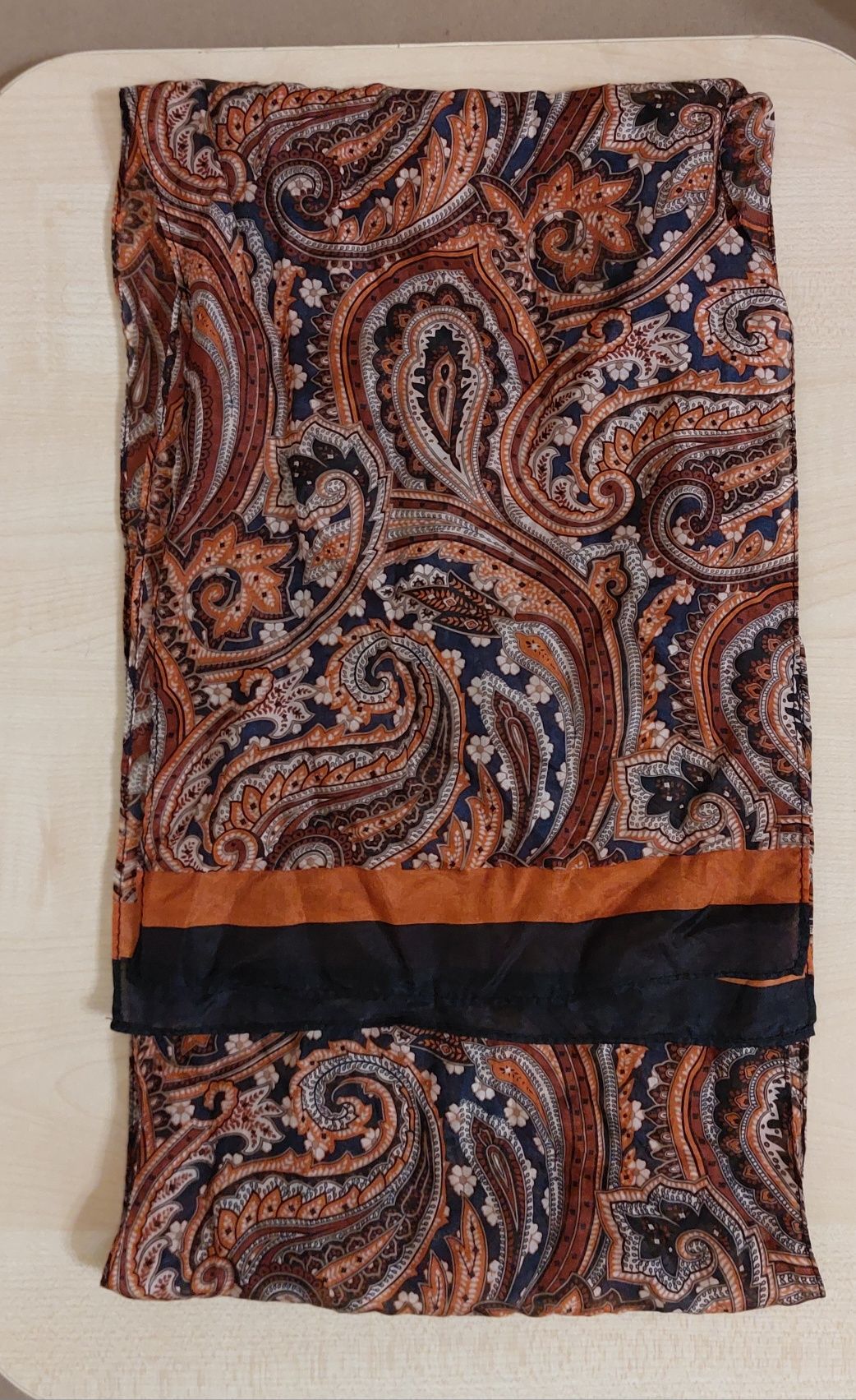 Шарф Massimo Dutti, 100% шёлк.