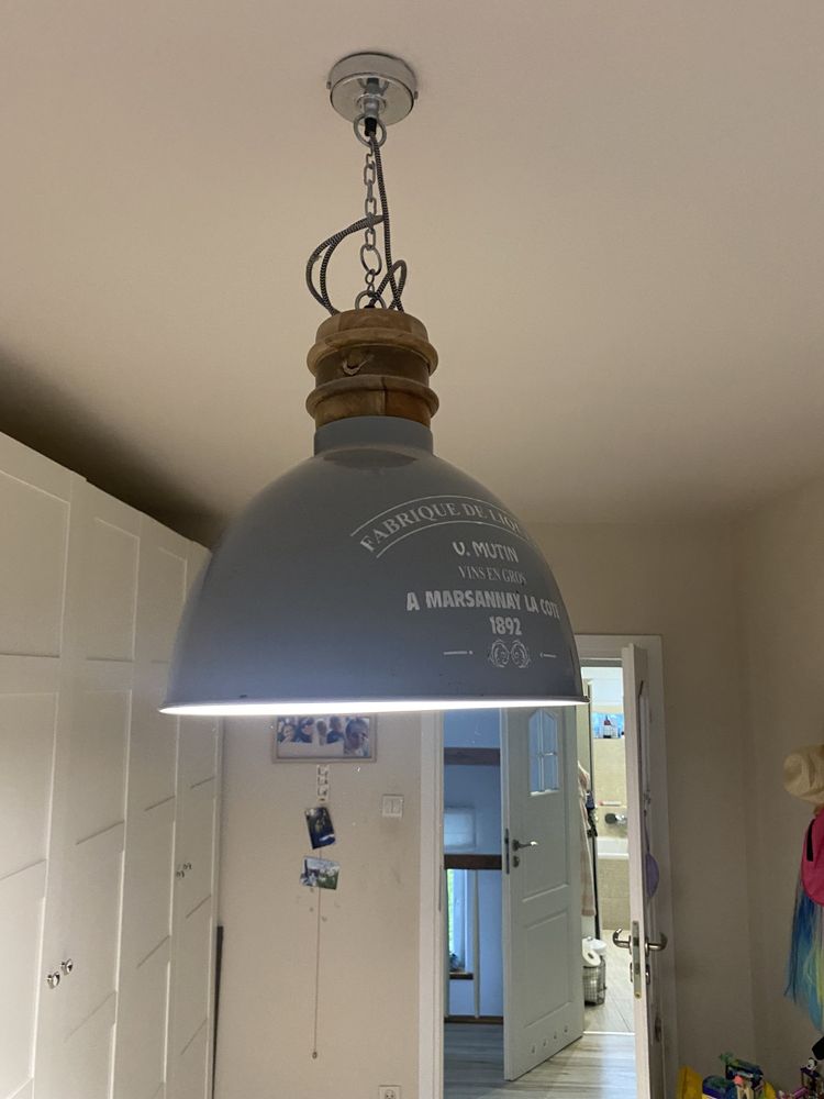 Piekna lampa szara w stylu retro