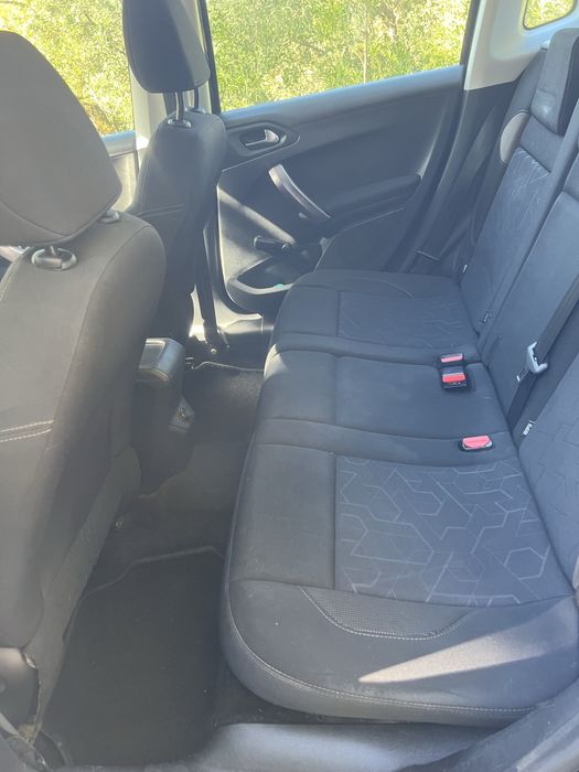 Peugeot 2008 hdi