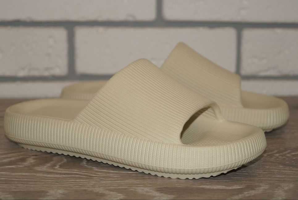 Жіночі шльопанці (розмір 39 - 25,5 см)