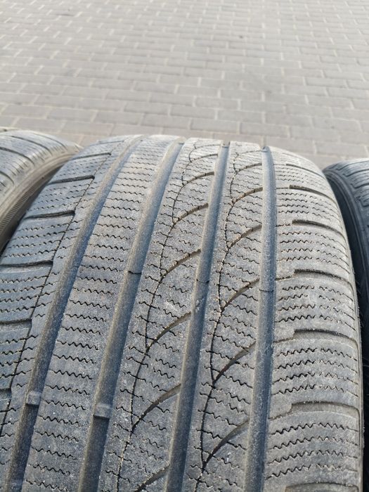 Opony zimowe 245/40/18