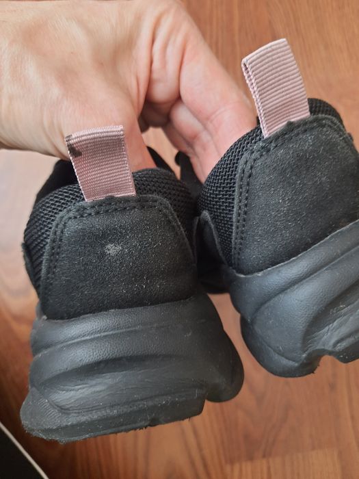 Reserved sneakersy, adidasy
