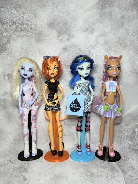 Лялька монстер хай
