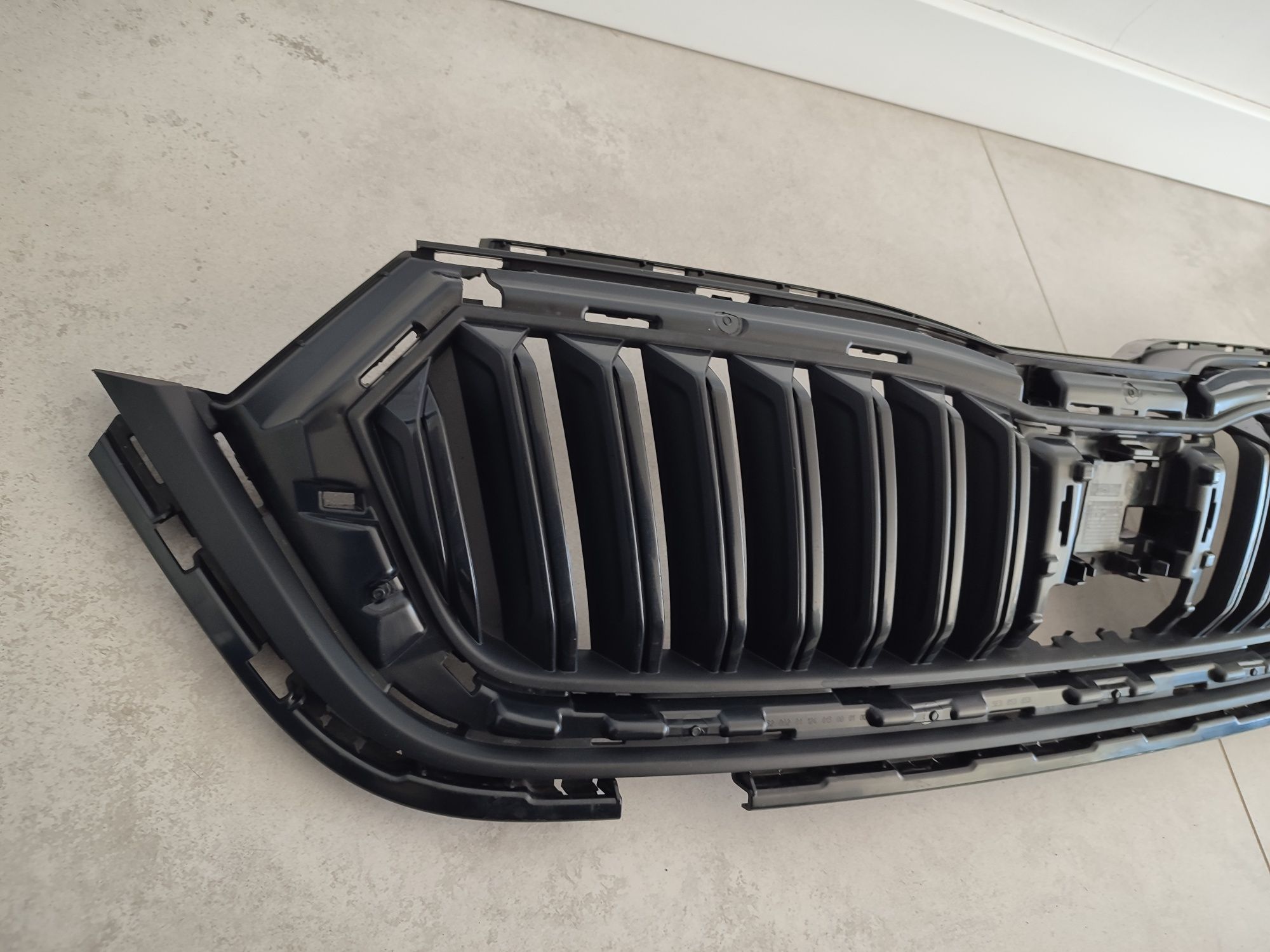 Grill Atrapa Skoda Octavia 4 IV 5E3 Oryginał