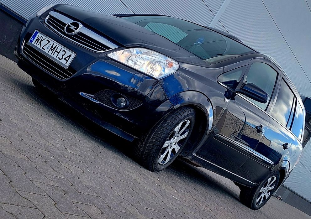 Wynajem samochodu 6 7 osobowego z gazem LPG vana van. Zafira