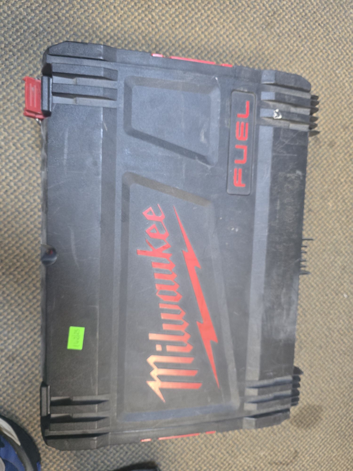 Pistolet do kleju milwaukee c18 pcg