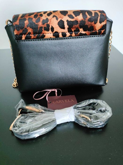 Сумка Carvela x Kurt Geiger Chain Cross Body Bag