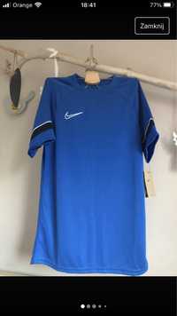 Nowa koszulka sportowa  Nike