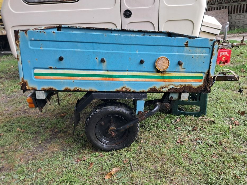 Przyczepka samochodowa pozostałości