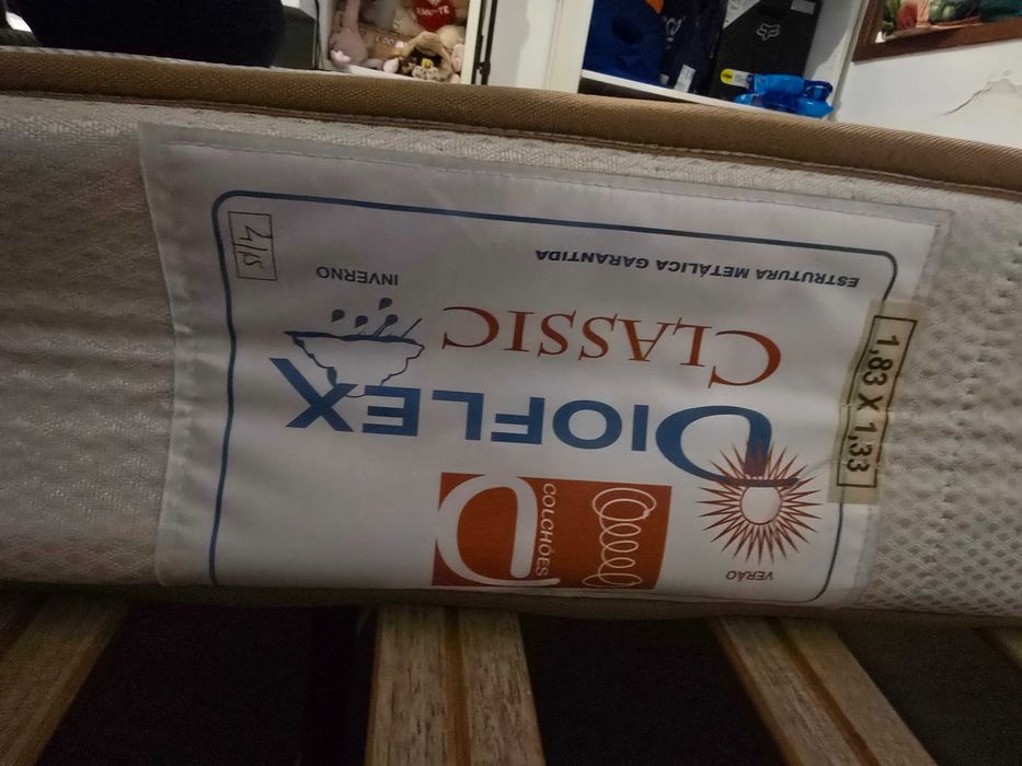 Estrado mais colchão 1,83m x 1,33m