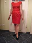 Elegancka czerwona sukienka
