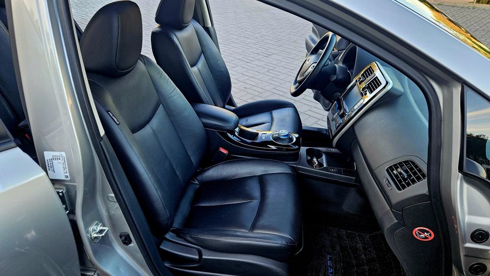 Nissan leaf 2015р. 24кв. 10поділок. Свіжа.