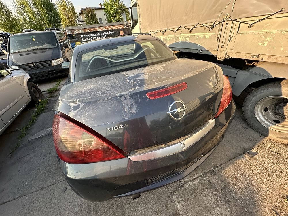 Klapa tył Tigra B Opel Klapa Tylna