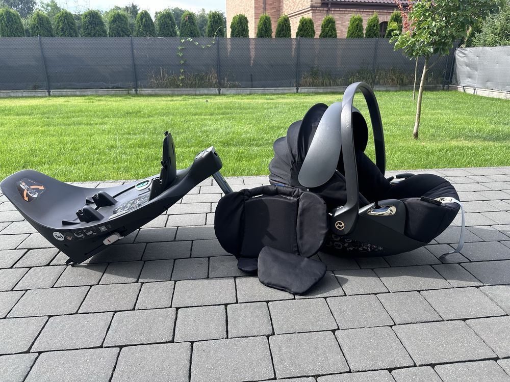 Fotelik z bazą Cybex Cloud T i-Size Jeremmy Scott