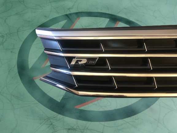 Решетка радиатора Passat B8  R-Line