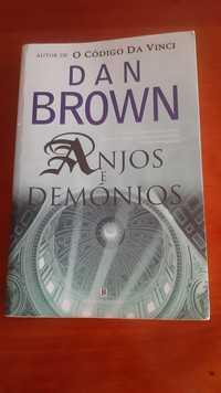 Livro Anjos e Demonios de Dan Brown