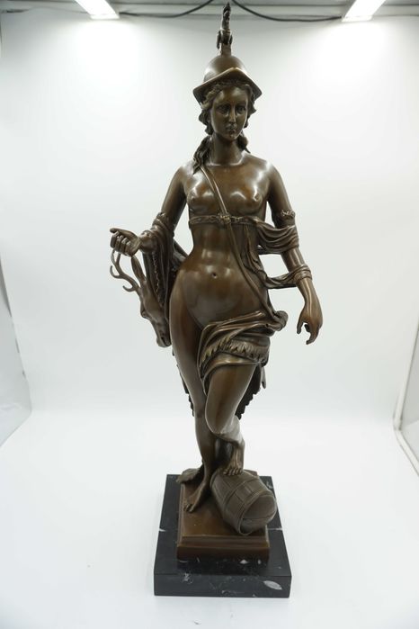 DUŻA figura z brązu diana bogini łowów owinięta skórą jelenia