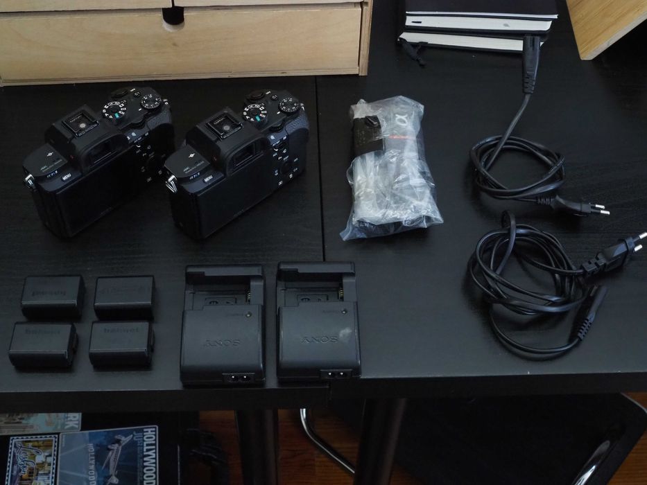 Conjunto Câmaras Sony A7SII (Corpo) + Baterias + Carregadores