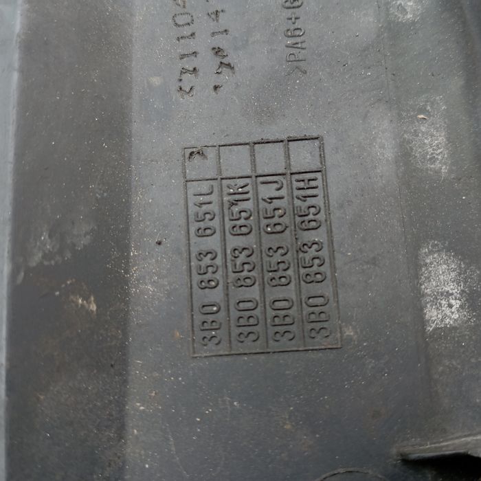 Решітка радіатора VW Passat B5+ Фольцваген Пассат Б5 00-05