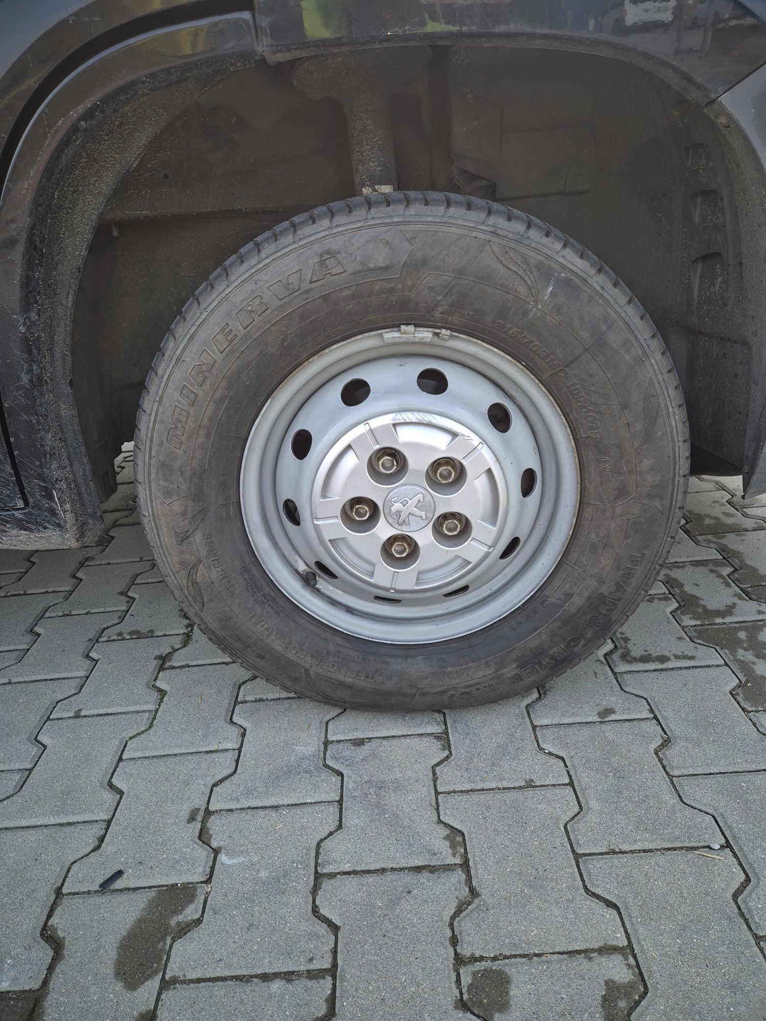 Opona 215/70/15 Minerva transporter rf09