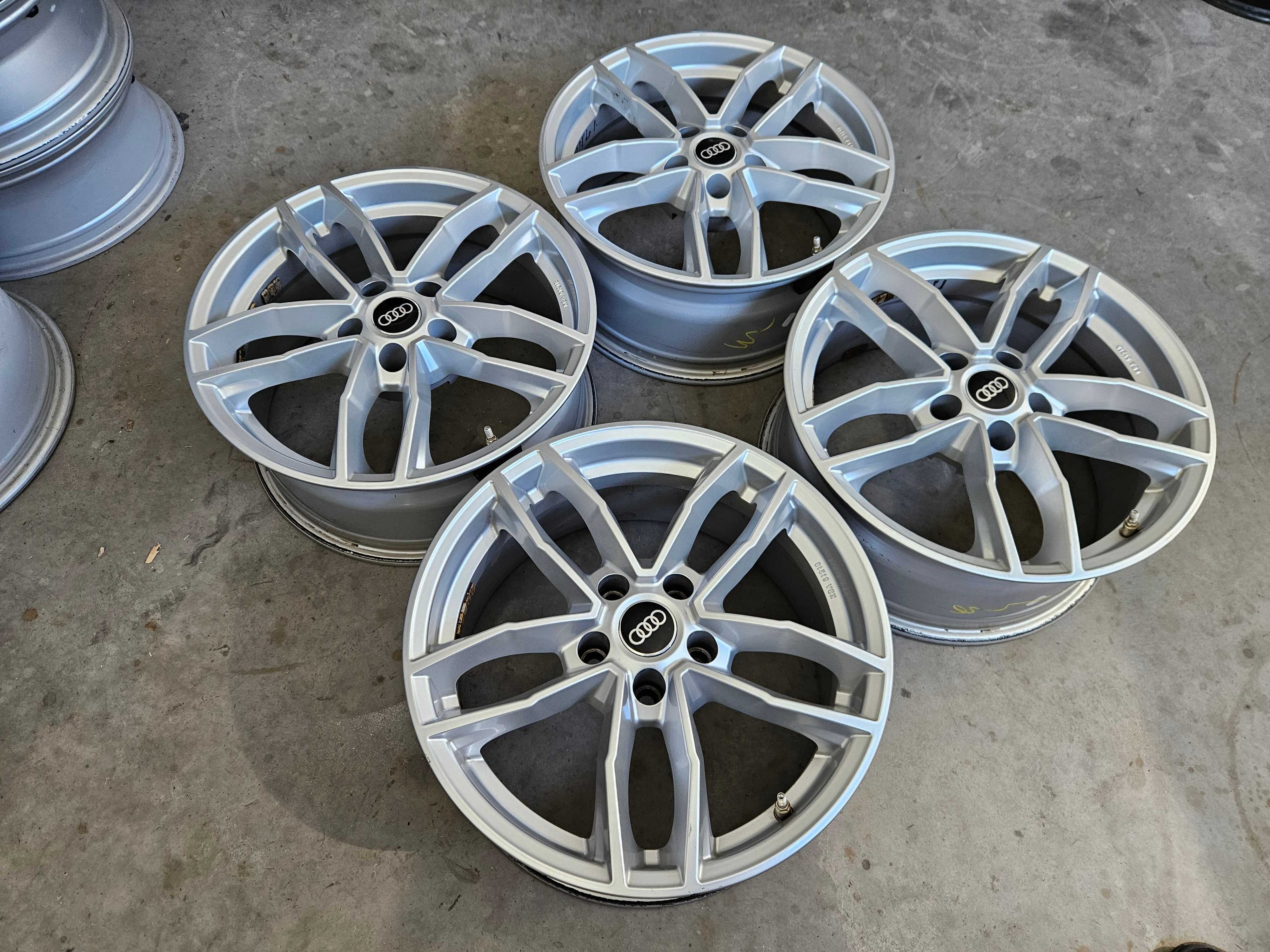 Alufelgi 17" Audi A3 8p 8v 8y A4 b6 b7 b8 b9 a6 c5 c6 q3 S-line 5x112