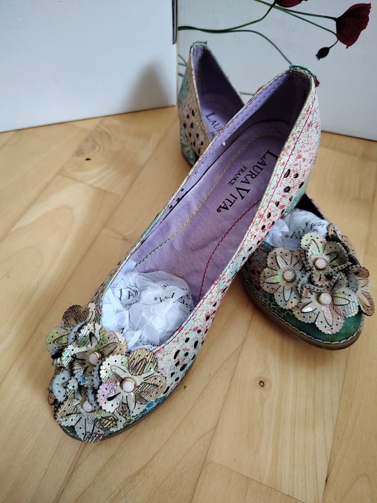 Nowe półbuty Laura Vita - r.37/38
