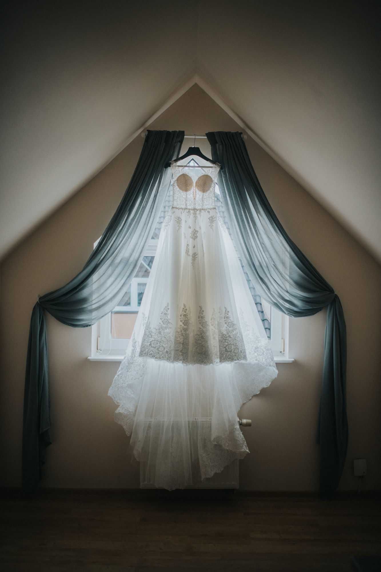 Suknia Ślubna, rozmiar 36, kolor Ivory