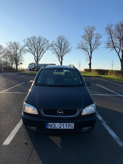 Sprzedam Opel Zafira 2000r.7-osobowa.Jeden właściciel od nowości