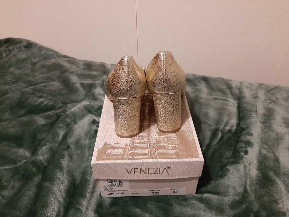 Venezia pantofle kolor złoty z metalowym łańcuchem  rozmiar 38 nowe