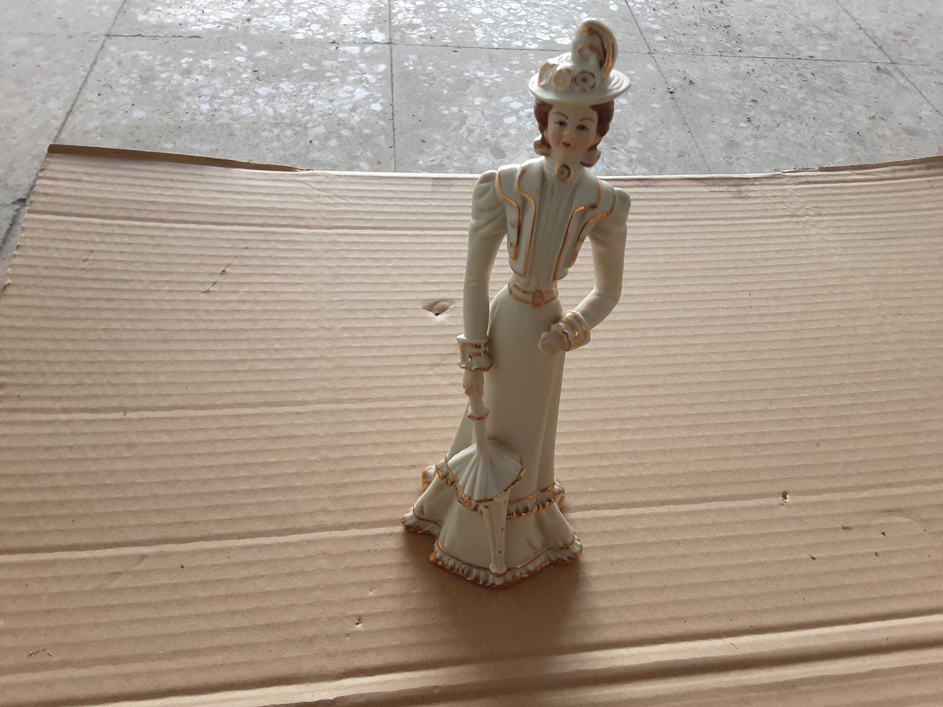 Boneca de porcelana antiga