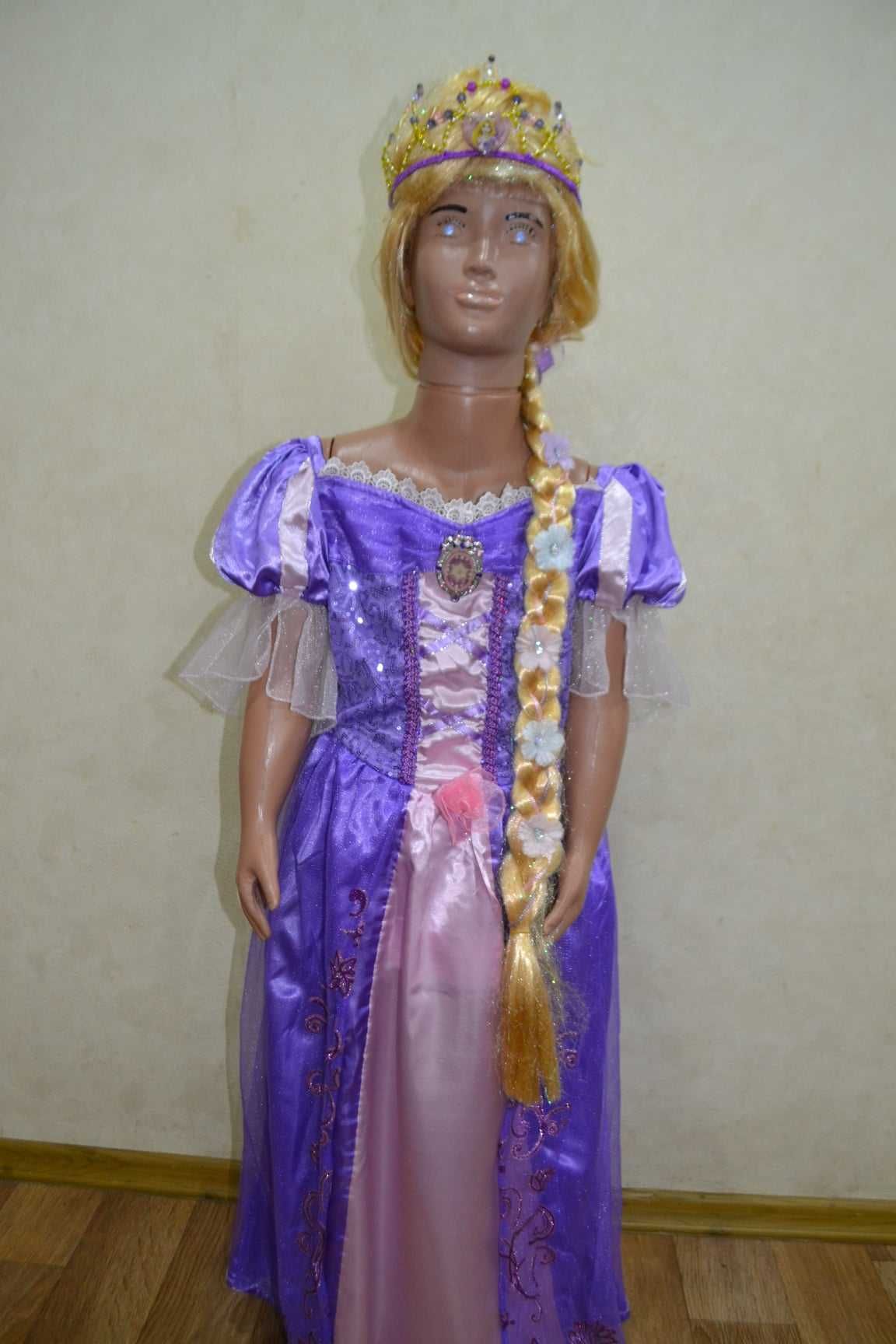 продам классное платье принцессы Рапунцель, дисней