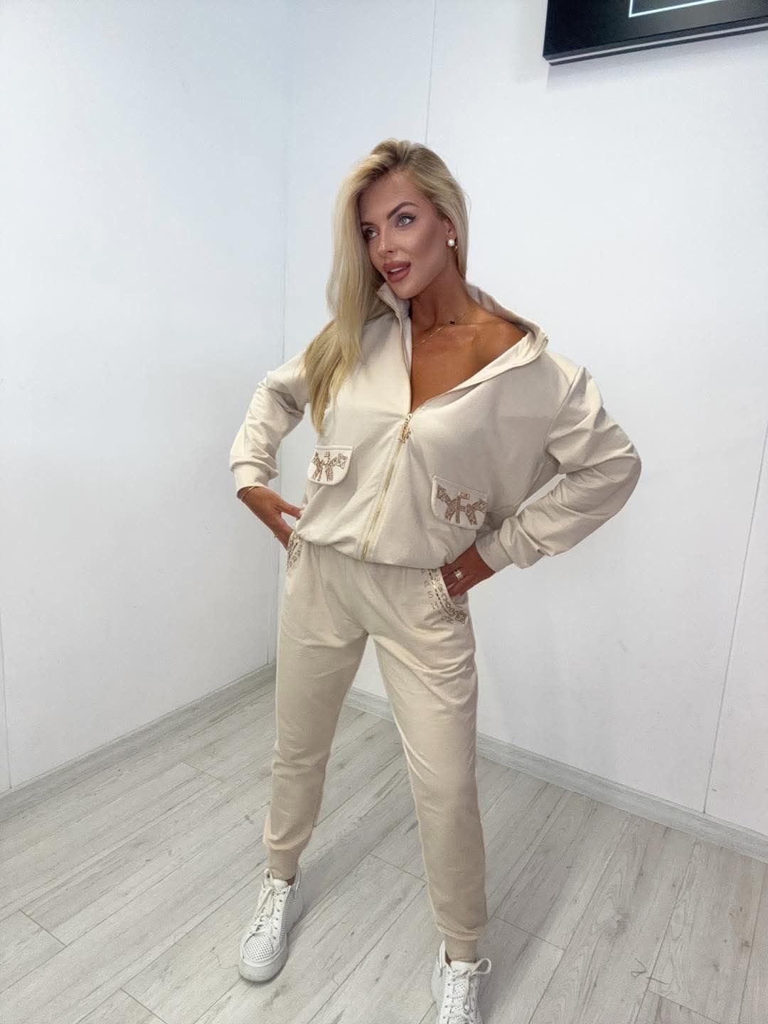 Elegancki komplet dres z cyrkoniami dwa kolory logo paparazzi