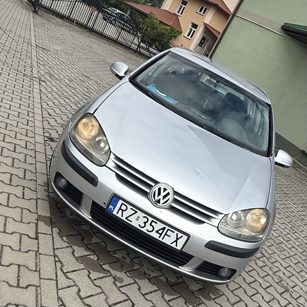 Volkswagen golf V 1.9 TDI BKC