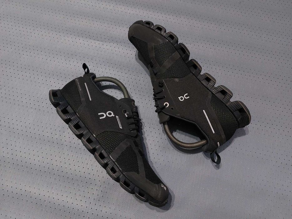 Кроссовки беговые On Running Waterproof