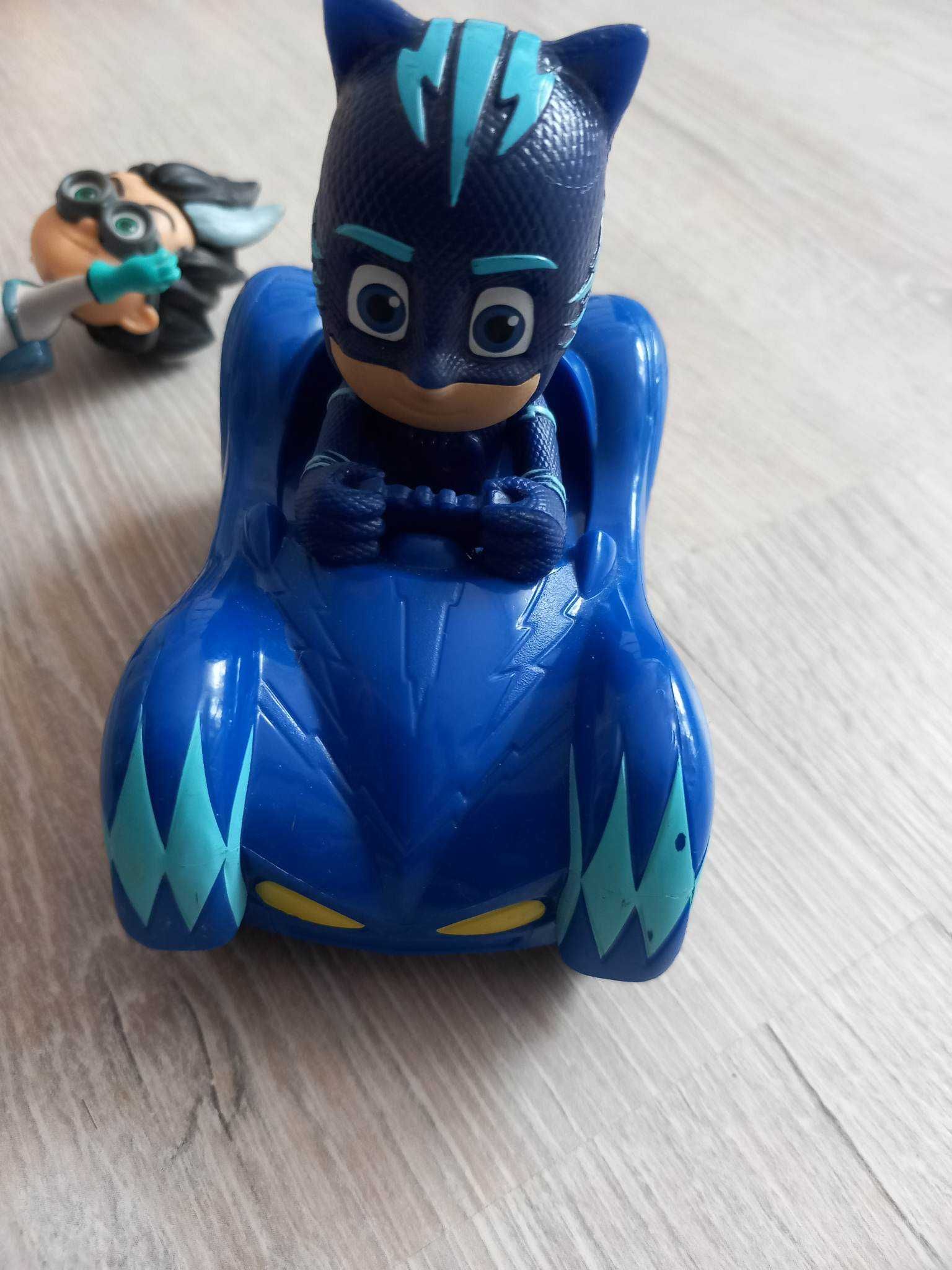 Figurki Pidżamersi, Romeo I Kotboy w autku