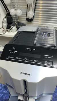 Кавоварка Siemens EQ 300 з єкраном кофемашина