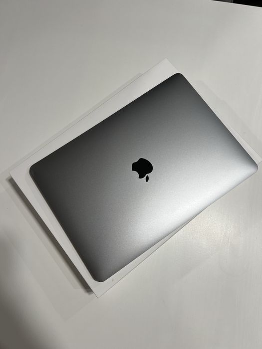 MacBook Pro 13” 2020 - i7 / 16 GB RAM / 512 GB SSD - Stan bardzo dobry