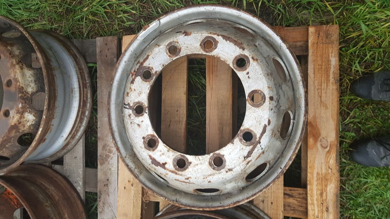 Диски/Грузовые/Грузові Renault,DAF Тяга,Руль R22.5 Розміри *8,25 *7,50