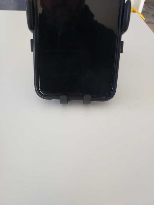 Uniwersalny uchwyt samochodowy na telefon do nawiewu – pewny chwyt