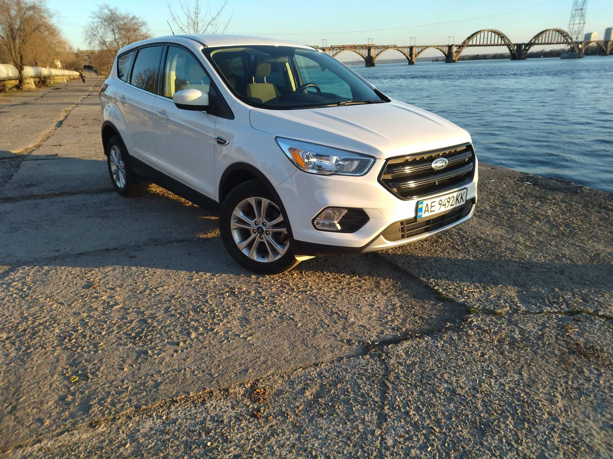 Продам Ford escape