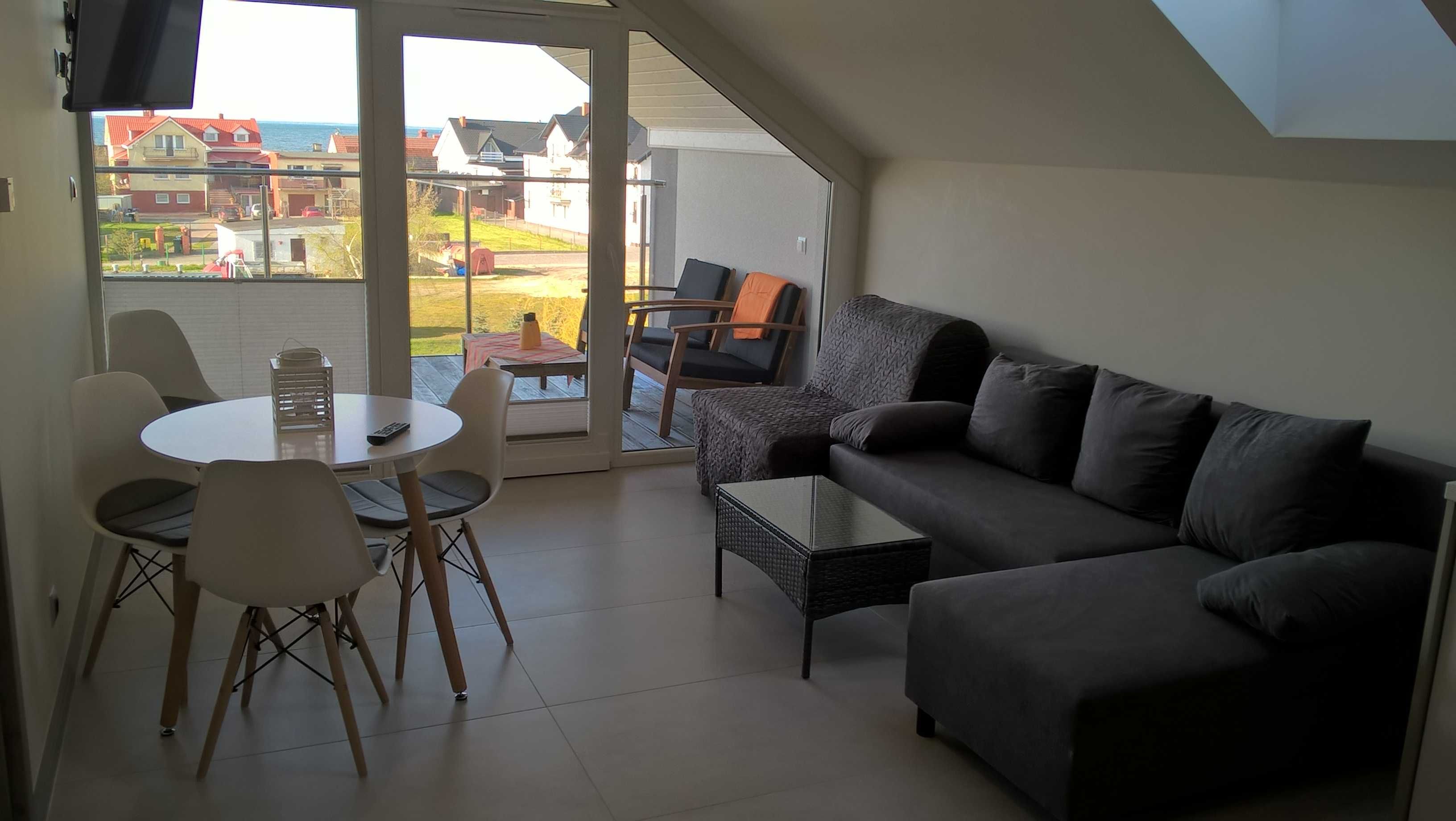 Apartamenty z tarasami i widokami na Zatokę Gdańską 150m. od plaży