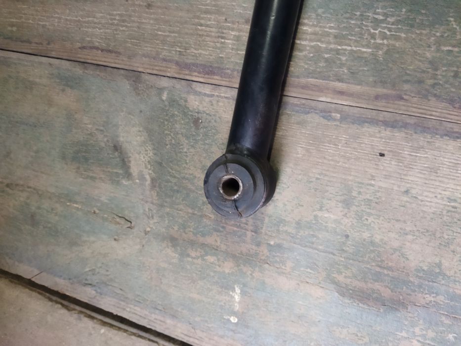 Штанга реактивная ВАЗ 2101-07 поперечная (тяга Панара) разрезная