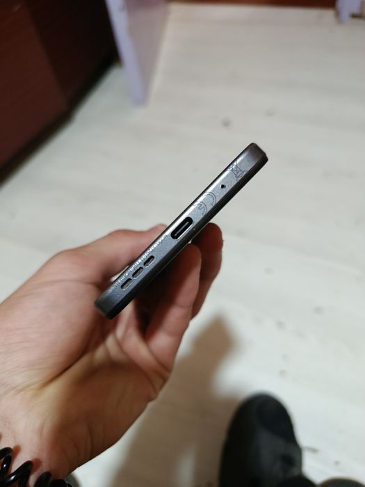 Продам телефон моторола срочно треба замінити екран телефону два тижні